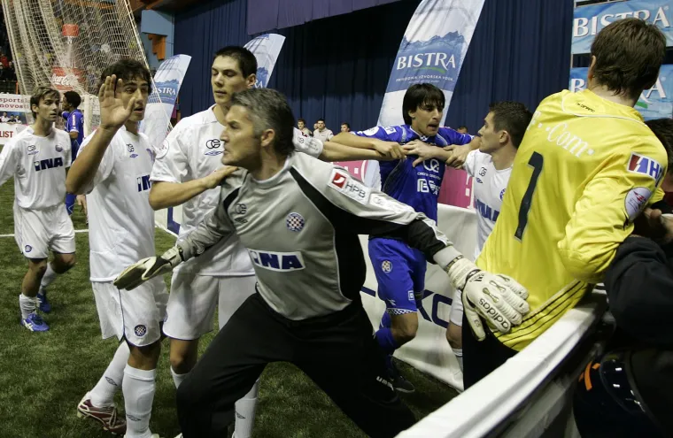 Ovo je najveća tučnjava igrača Dinama i Hajduka! Blagdansko vrijeme nosi i tamne strane rivalstva