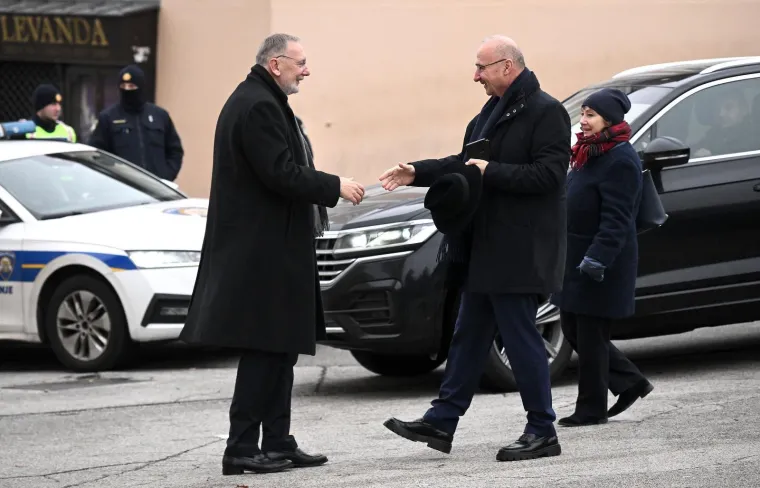 Plenkovićevi ljudi i krema HDZ-a na misi u Katedrali: Kutle&scaron;a uputio važnu poruku Hrvatima