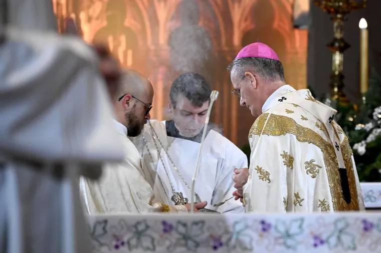 Plenkovićevi ljudi i krema HDZ-a na misi u Katedrali: Kutle&scaron;a uputio važnu poruku Hrvatima