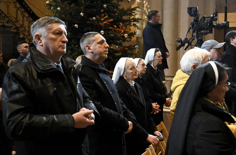 Plenkovićevi ljudi i krema HDZ-a na misi u Katedrali: Kutle&scaron;a uputio važnu poruku Hrvatima