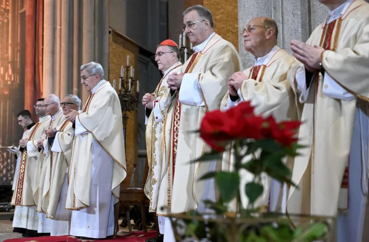 Plenkovićevi ljudi i krema HDZ-a na misi u Katedrali: Kutle&scaron;a uputio važnu poruku Hrvatima