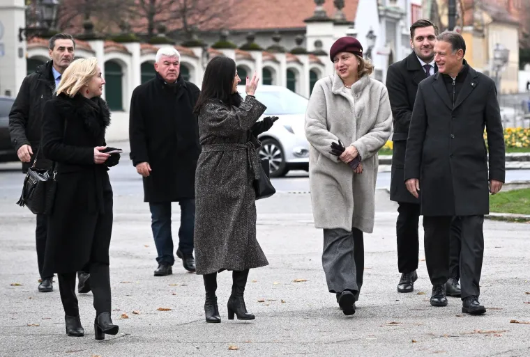 Plenkovićevi ljudi i krema HDZ-a na misi u Katedrali: Kutle&scaron;a uputio važnu poruku Hrvatima