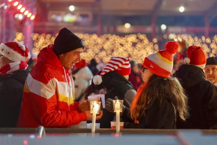 Skoro 30 tisuća ljudi do&scaron;lo na stadion uoči Božića, sada svi pričaju o onome &scaron;to su radili
