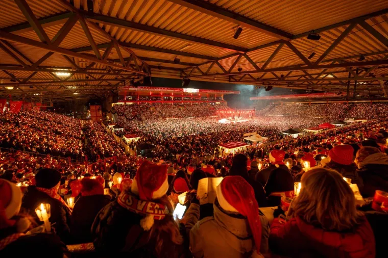 Skoro 30 tisuća ljudi do&scaron;lo na stadion uoči Božića, sada svi pričaju o onome &scaron;to su radili