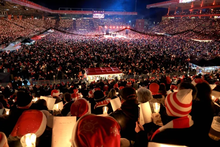 Skoro 30 tisuća ljudi do&scaron;lo na stadion uoči Božića, sada svi pričaju o onome &scaron;to su radili