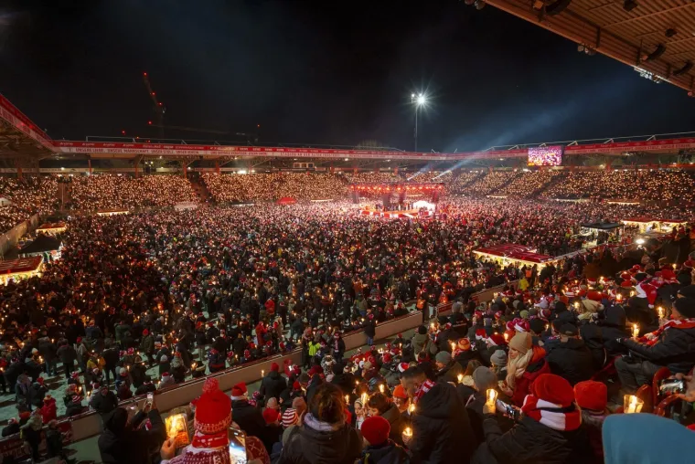 Skoro 30 tisuća ljudi do&scaron;lo na stadion uoči Božića, sada svi pričaju o onome &scaron;to su radili