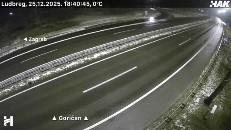 Zimski kaos na prometnicama! HAK upozorava na poledicu, a snijeg i dalje pada: Gužve na Bajakovu i Jasenovcu