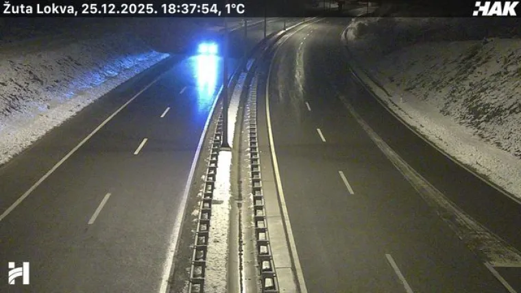 Zimski kaos na prometnicama! HAK upozorava na poledicu, a snijeg i dalje pada: Gužve na Bajakovu i Jasenovcu