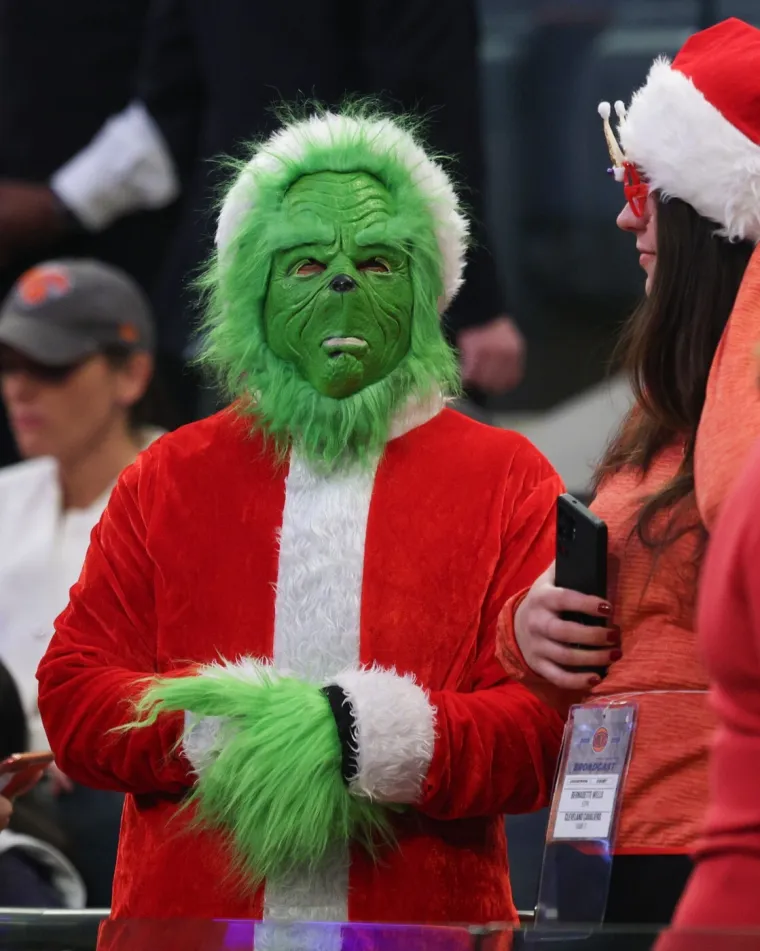 Cheerleadersice zapalile atmosferu, pojavio se Grinch i Vilenjak: Božić u NBA-u ne&scaron;to je posebno