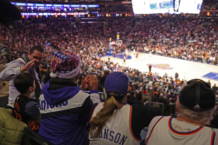 Cheerleadersice zapalile atmosferu, pojavio se Grinch i Vilenjak: Božić u NBA-u ne&scaron;to je posebno