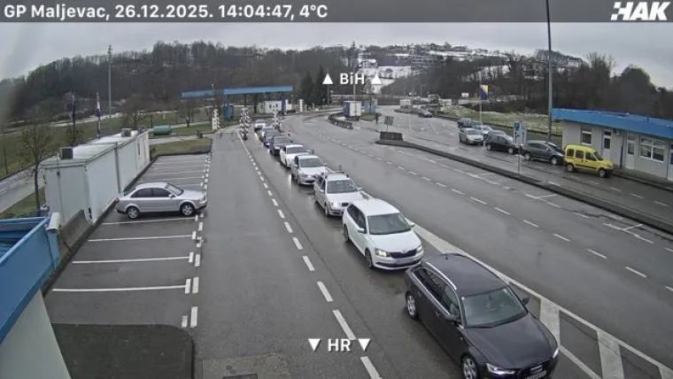 Nesreće na autocestama i zimski uvjeti, na granici se čeka i do pet sati