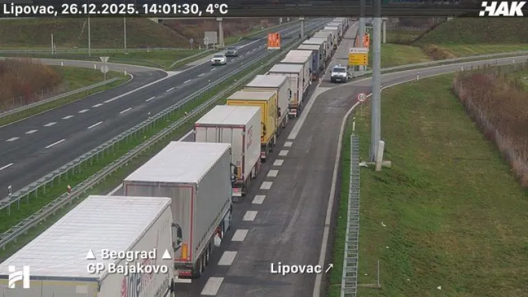 Nesreće na autocestama i zimski uvjeti, na granici se čeka i do pet sati