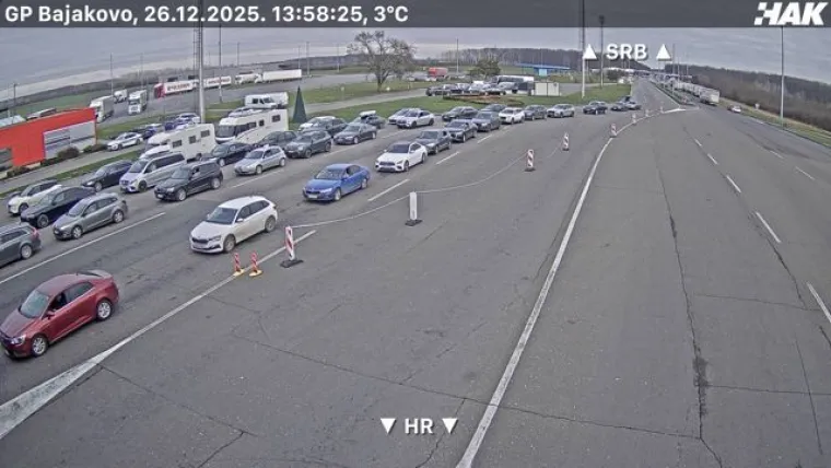 Nesreće na autocestama i zimski uvjeti, na granici se čeka i do pet sati