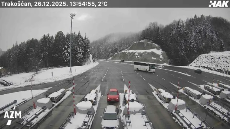 Nesreće na autocestama i zimski uvjeti, na granici se čeka i do pet sati