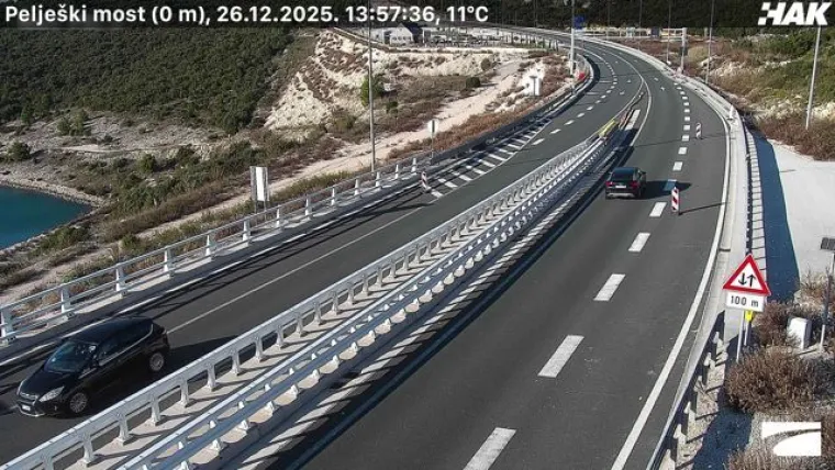 Nesreće na autocestama i zimski uvjeti, na granici se čeka i do pet sati