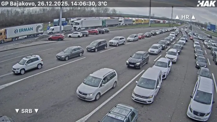 Nesreće na autocestama i zimski uvjeti, na granici se čeka i do pet sati