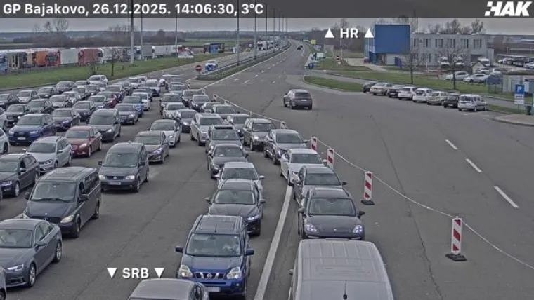 Nesreće na autocestama i zimski uvjeti, na granici se čeka i do pet sati