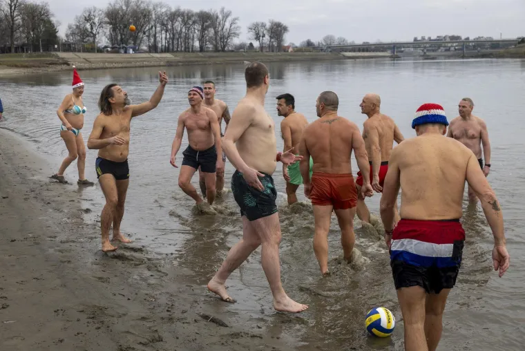 Zgodni lege pokazali mi&scaron;iće, pa se okupali u hladnoj Dravi i zaigrali picigin