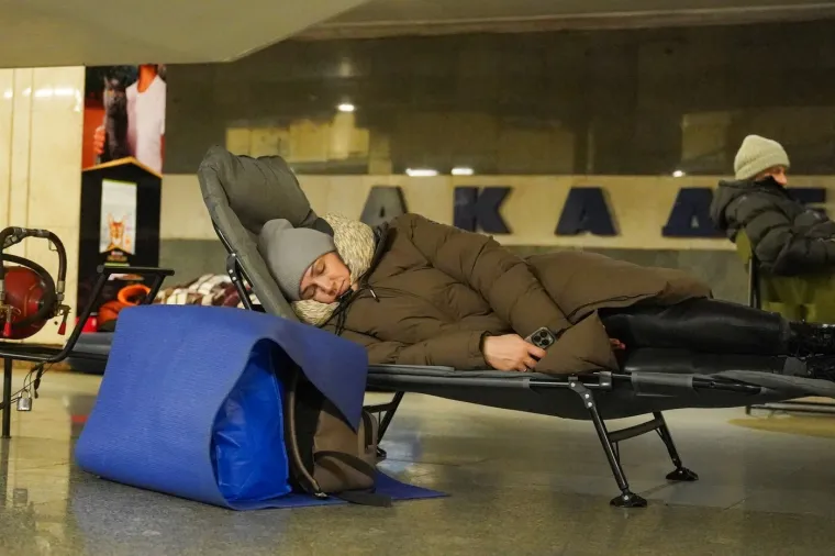 Kijev pod zračnom uzbunom vi&scaron;e od 10 sati: Rusi bez milosti udaraju projektilima i dronovima