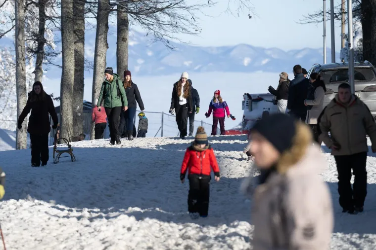 Božićna čarolija na Sljemenu! Zagrepčani uživali u snježnoj idili: Pogledajte fotografije