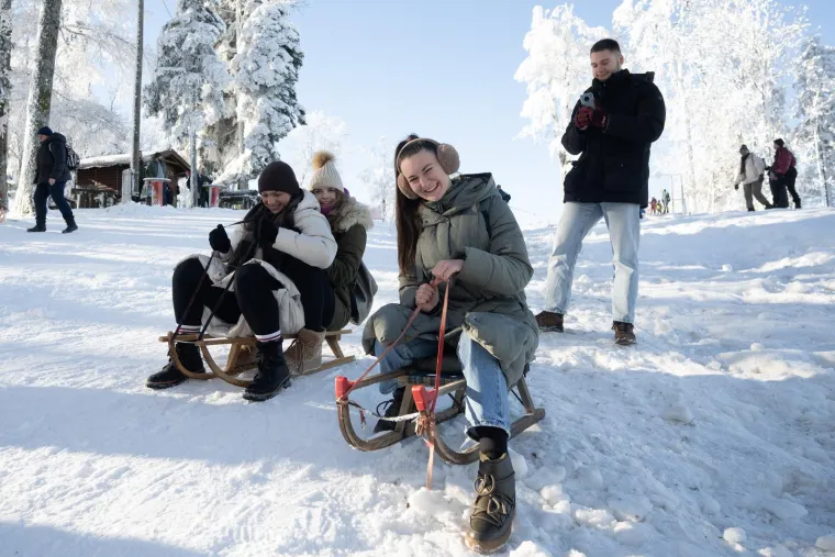 Božićna čarolija na Sljemenu! Zagrepčani uživali u snježnoj idili: Pogledajte fotografije