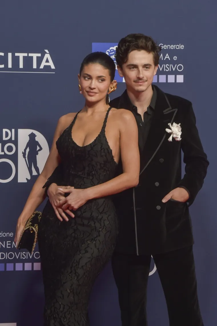 Samozatajni holivudski zavodnik u&scaron;ao je u tridesete, a u vezi je s poznatom 'Jennericom'