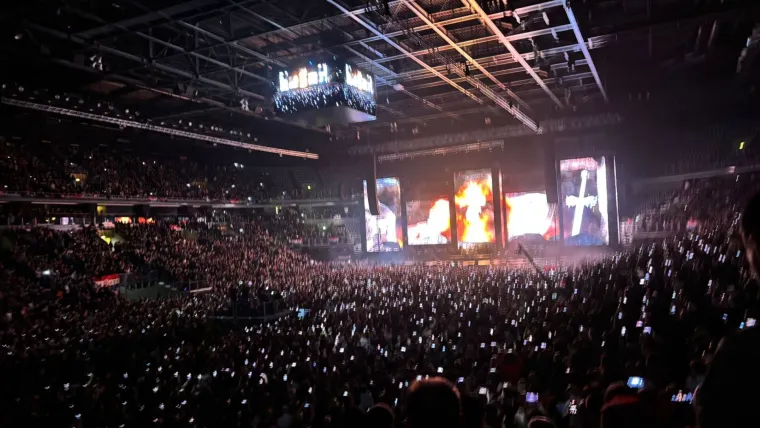 Krenulo je ludilo! Nakon Hipodroma, Thompson napunio i Arenu: Pogledajte uzavrelu atmosferu