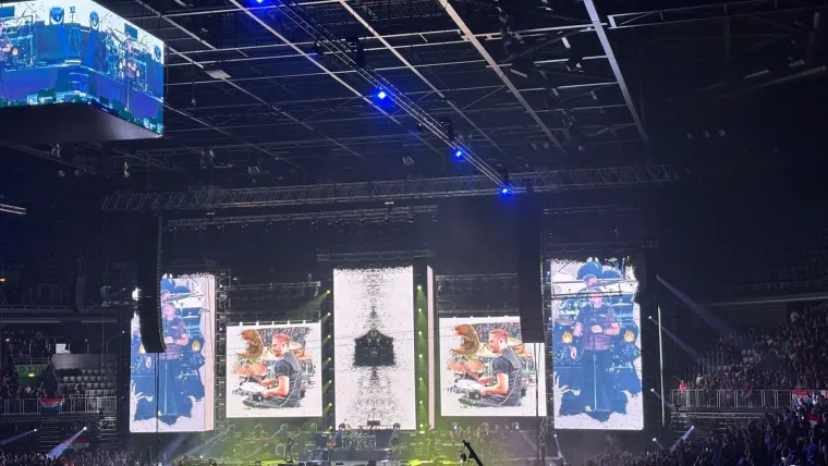 Krenulo je ludilo! Nakon Hipodroma, Thompson napunio i Arenu: Pogledajte uzavrelu atmosferu