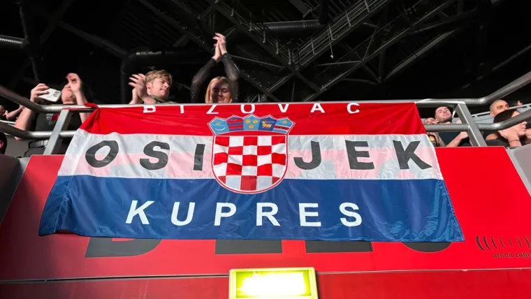 Krenulo je ludilo! Nakon Hipodroma, Thompson napunio i Arenu: Pogledajte uzavrelu atmosferu