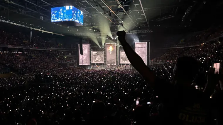 Krenulo je ludilo! Nakon Hipodroma, Thompson napunio i Arenu: Pogledajte uzavrelu atmosferu