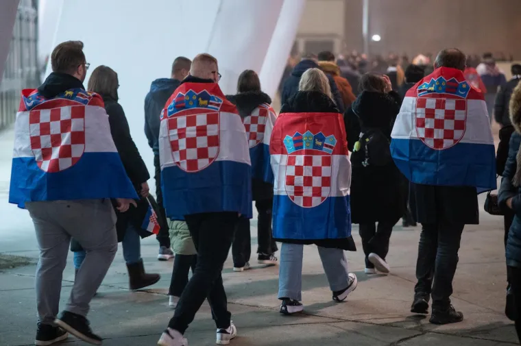 Krenulo je ludilo! Nakon Hipodroma, Thompson napunio i Arenu: Pogledajte uzavrelu atmosferu