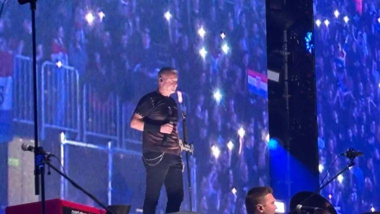 Krenulo je ludilo! Nakon Hipodroma, Thompson napunio i Arenu: Pogledajte uzavrelu atmosferu