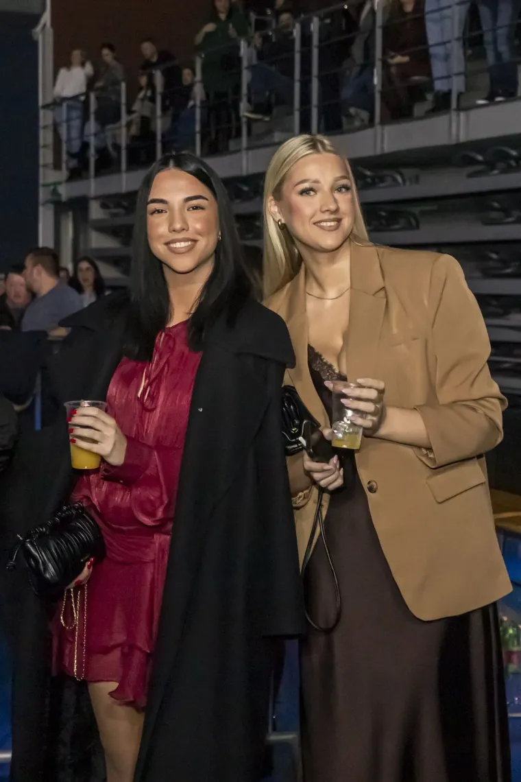 Lijepe Slavonke na koncertu srpskog slavuja u hrvatskom gradu: Pogledajte atmosferu