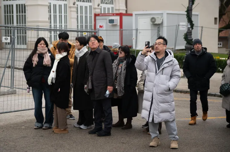 Emotivno ispred katedrale: Zagrepčani dočekali povratak Stepinčevih relikvija