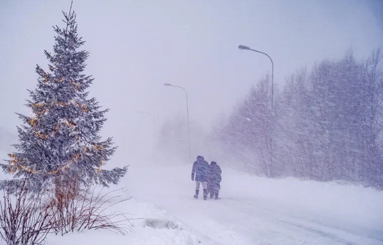 Zimska oluja paralizirala zemlju: Troje mrtvih, deseci tisuća bez struje, zastoji u prometu...