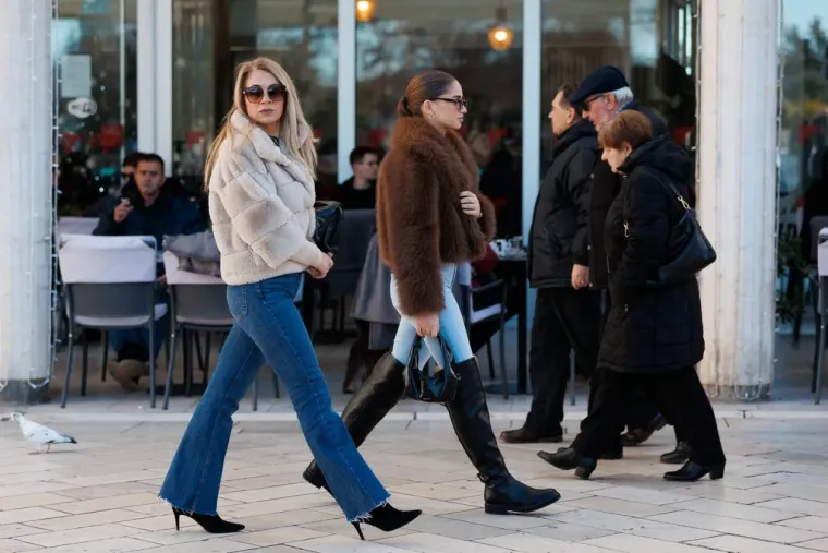 Zadranke kao da su se natjecale koja će obući kraću minicu! Pogledajte koja je 'pobijedila'