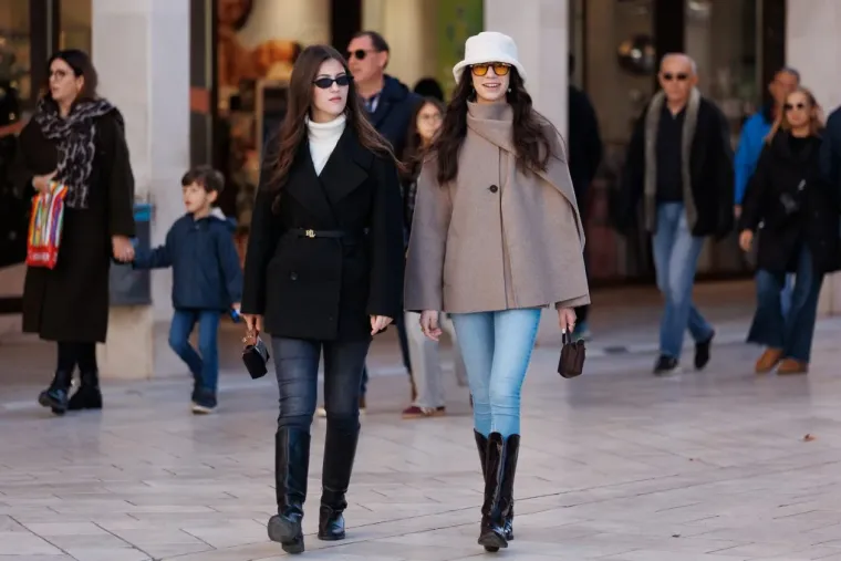 Zadranke kao da su se natjecale koja će obući kraću minicu! Pogledajte koja je 'pobijedila'