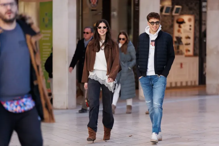 Zadranke kao da su se natjecale koja će obući kraću minicu! Pogledajte koja je 'pobijedila'