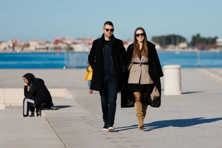 Zadranke kao da su se natjecale koja će obući kraću minicu! Pogledajte koja je 'pobijedila'