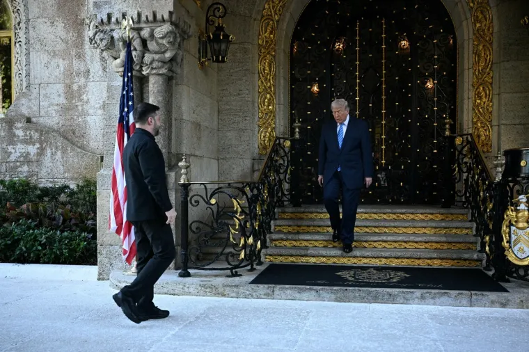 Zelenski u odijelu stigao na povijesni sastanak, pogledajte kako ga je Trump dočekao