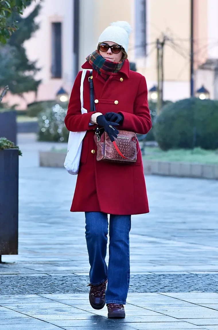 Crnka u bundi zaustavila Varaždin: Svi pogledi bili su uprti u njezine noge, a jasno je i za&scaron;to