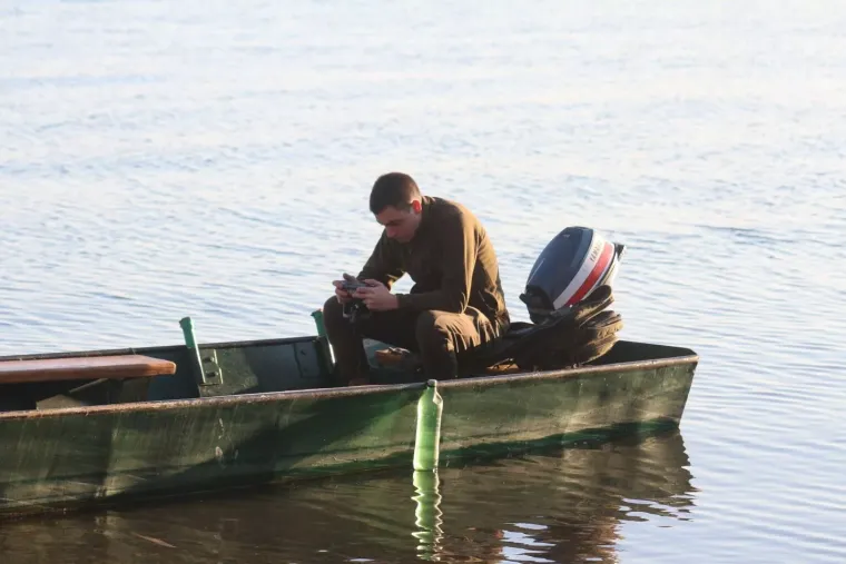 &Scaron;etnja uz jezero u zimskom ruhu: Međimurka u sivom kaputu s bordo torbom ukrala pažnju