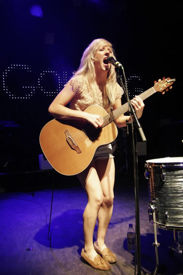 Optužuju je da je 'promijenila lice': Sjećate li se kako je Ellie izgledala na početku karijere?