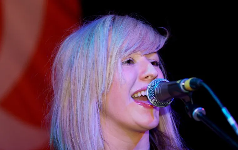 Optužuju je da je 'promijenila lice': Sjećate li se kako je Ellie izgledala na početku karijere?