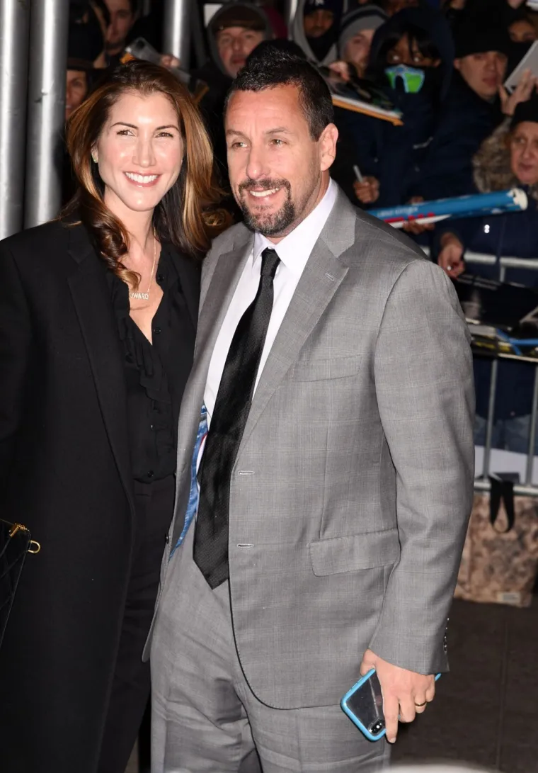 Adam pored sebe ima pravu ljepoticu: Jackie Sandler mami poglede zavidnom figurom