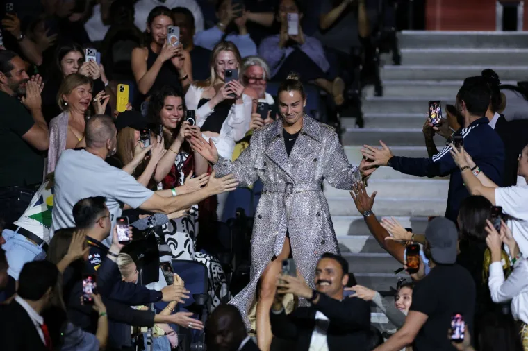 Bitka spolova ili cirkus? Zločesti dečko deklasirao prvu tenisačicu svijeta, kritike se slijevaju sa svih strana