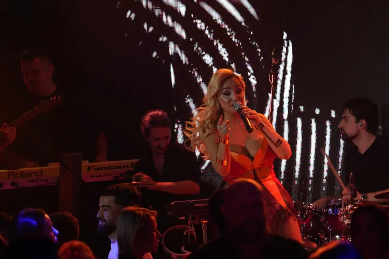 Maya Berović zapalila Beograd u vatrenoj kombinaciji