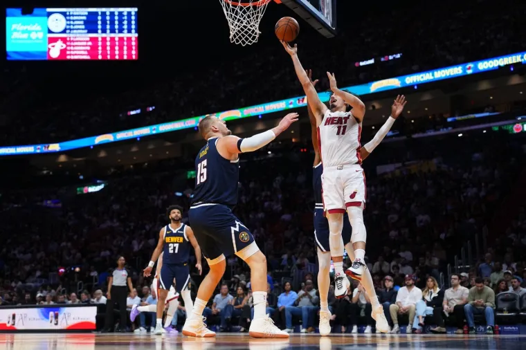 Pogledajte trenutak koji je &scaron;okirao Srbiju i NBA: Jokić se ozlijedio na potpuno bizaran način