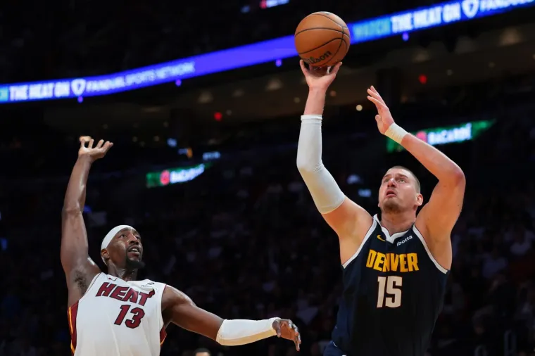 Pogledajte trenutak koji je &scaron;okirao Srbiju i NBA: Jokić se ozlijedio na potpuno bizaran način