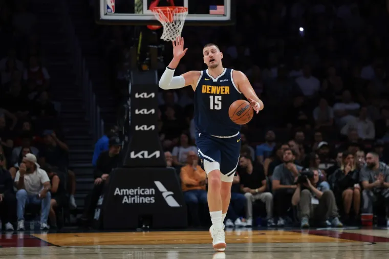 Pogledajte trenutak koji je &scaron;okirao Srbiju i NBA: Jokić se ozlijedio na potpuno bizaran način